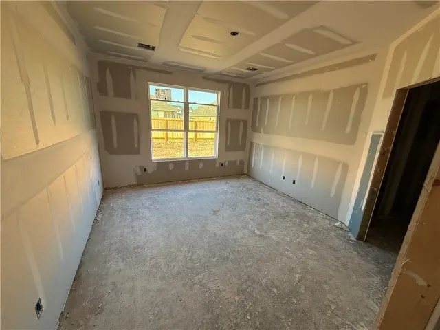 a view of empty room with window