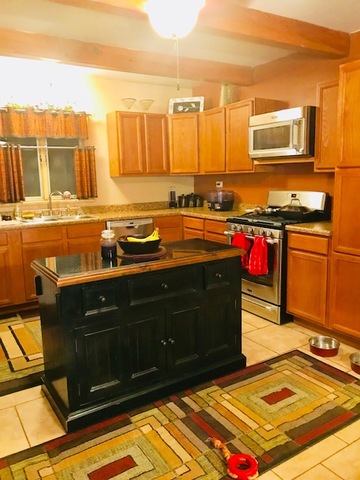 1812 East Burville Road Crete, IL 60417 - Photo 8 of 14 a kitchen with a sink and cabinets