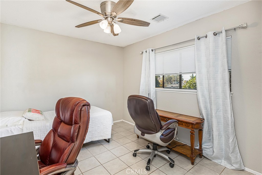 16422 Tolowa Road Apple Valley, CA 92307 - Photo 16 of 35