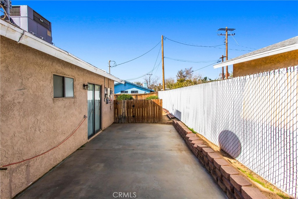 16422 Tolowa Road Apple Valley, CA 92307 - Photo 21 of 35