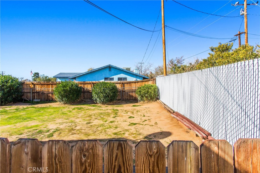 16422 Tolowa Road Apple Valley, CA 92307 - Photo 22 of 35