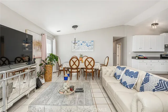 $370,000 | 16422 Tolowa Road, Apple Valley, CA 92307