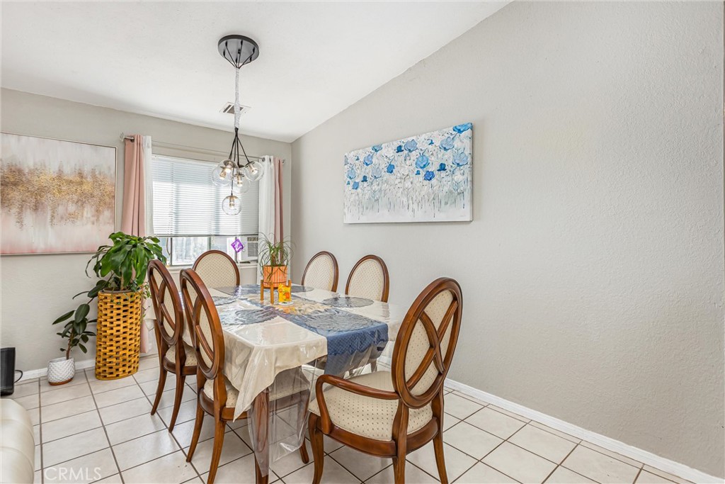 16422 Tolowa Road Apple Valley, CA 92307 - Photo 8 of 35