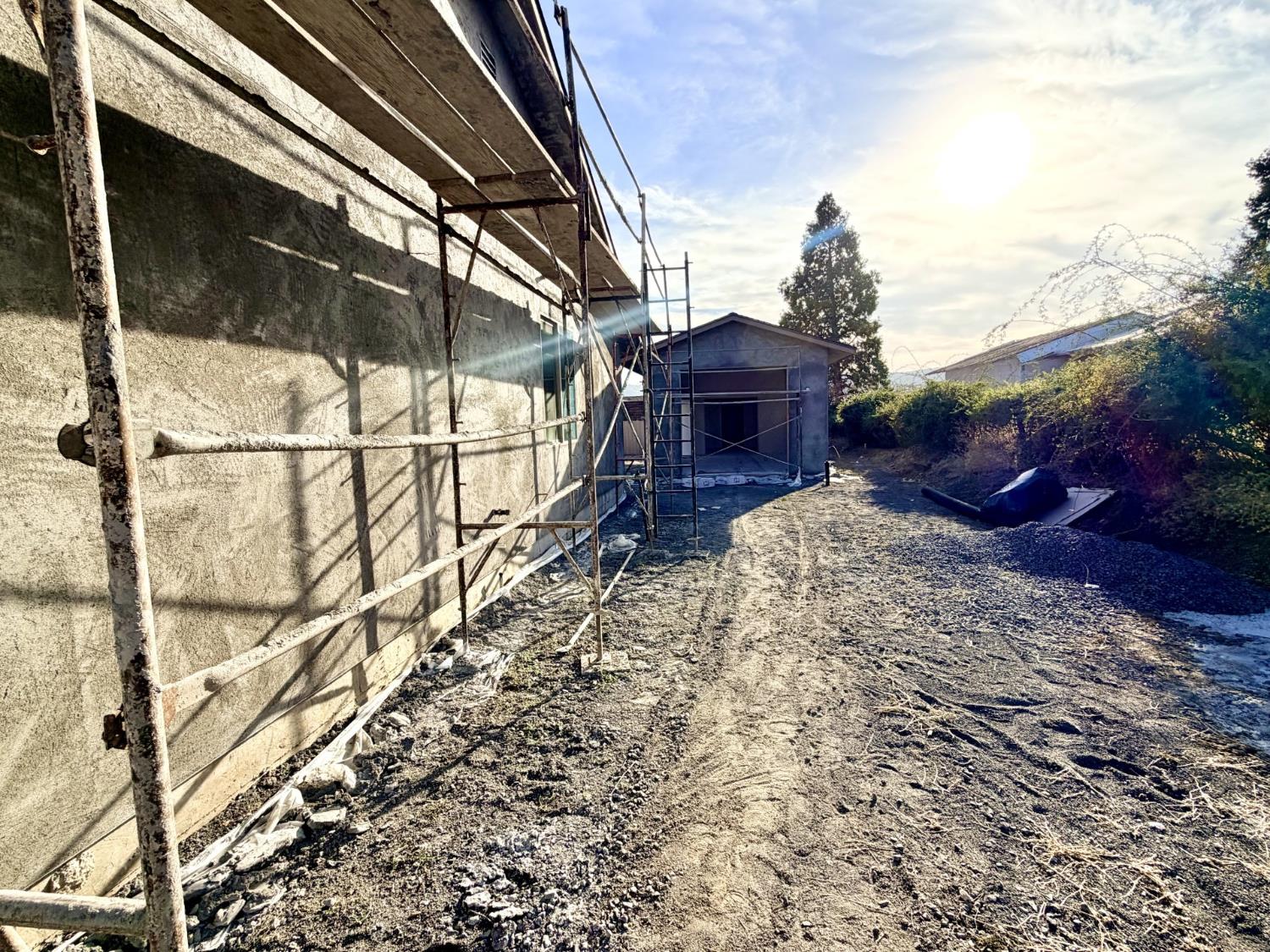 2098 Quail Hill Road Copperopolis, CA 95228 - Photo 4 of 33 630 sq. ft. workshop with bathroom and two storage sheds
