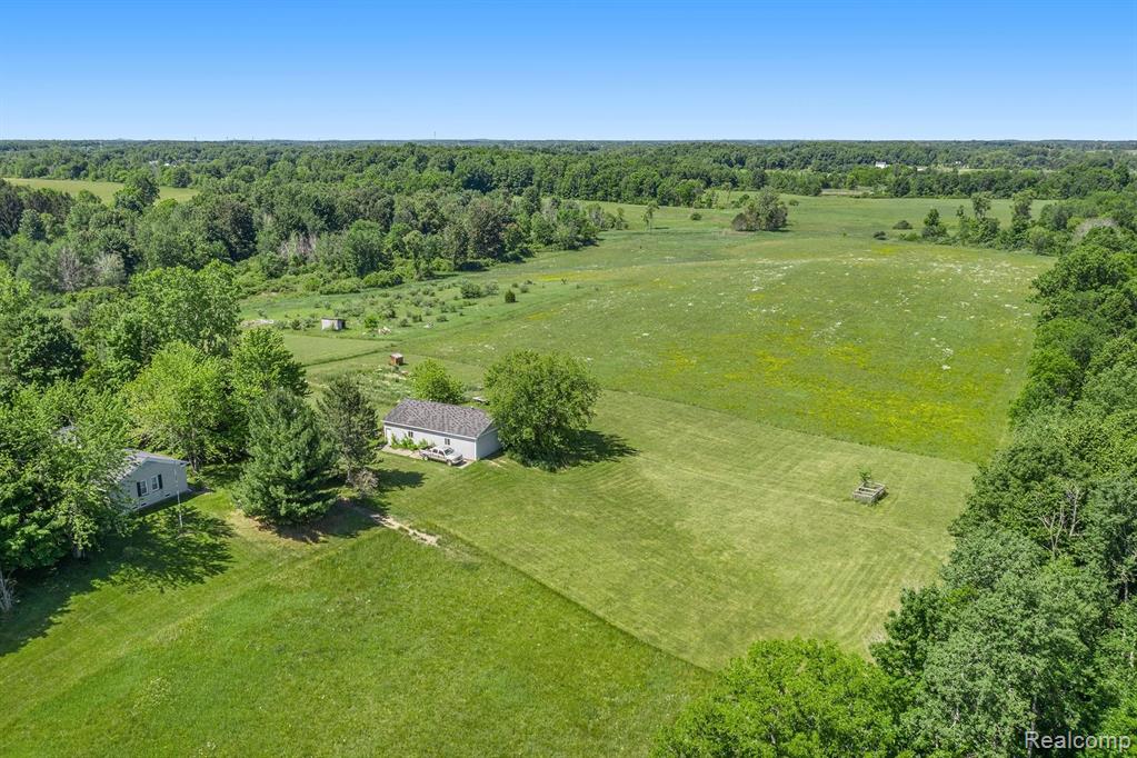 1910 Hadley Road Lapeer, MI 48446 - Photo 35 of 44