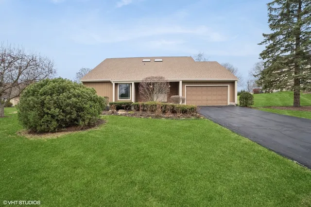 $620,000 | 13 Chipping Campden Drive, South Barrington, IL 60010