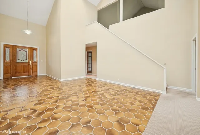 $620,000 | 13 Chipping Campden Drive, South Barrington, IL 60010