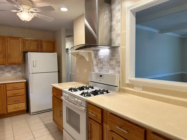 $2,200 | 856 Brickley Drive, Fontana, WI 53125