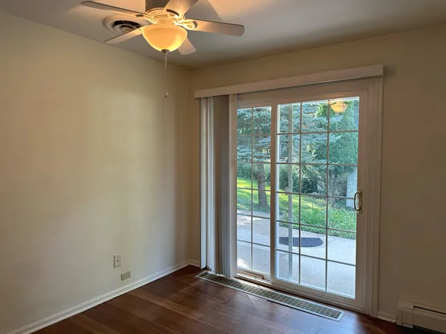 $2,200 | 856 Brickley Drive, Fontana, WI 53125