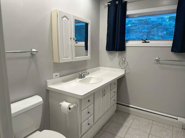 $2,200 | 856 Brickley Drive, Fontana, WI 53125