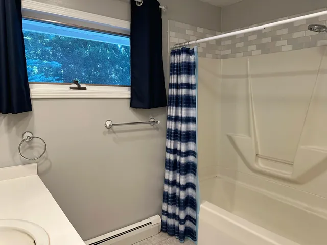 $2,200 | 856 Brickley Drive, Fontana, WI 53125