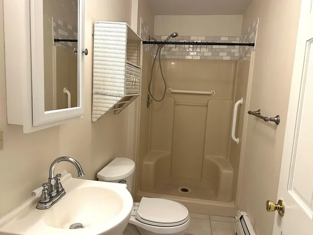 $2,200 | 856 Brickley Drive, Fontana, WI 53125