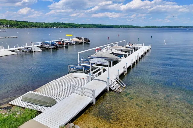 $2,200 | 856 Brickley Drive, Fontana, WI 53125