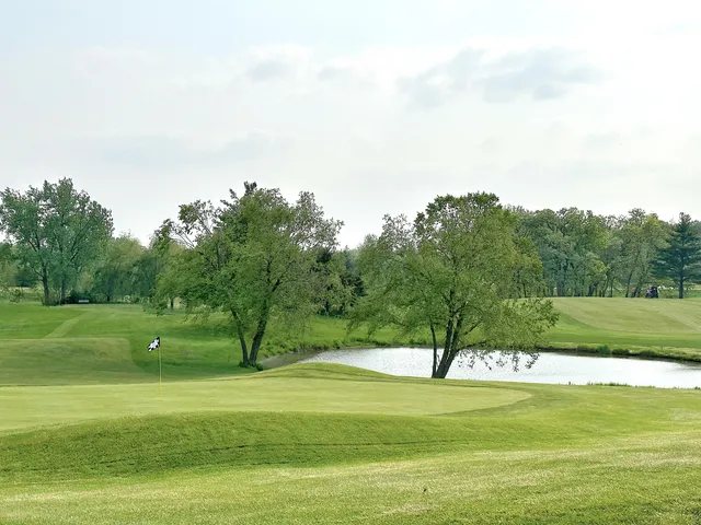 $2,200 | 856 Brickley Drive, Fontana, WI 53125