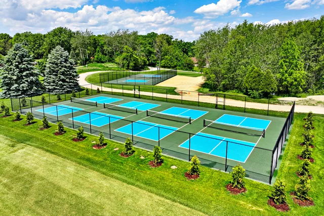 $2,200 | 856 Brickley Drive, Fontana, WI 53125