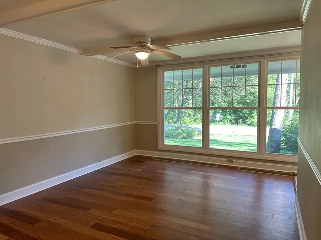 $2,200 | 856 Brickley Drive, Fontana, WI 53125