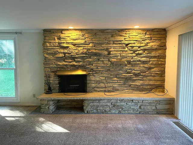 $2,200 | 856 Brickley Drive, Fontana, WI 53125