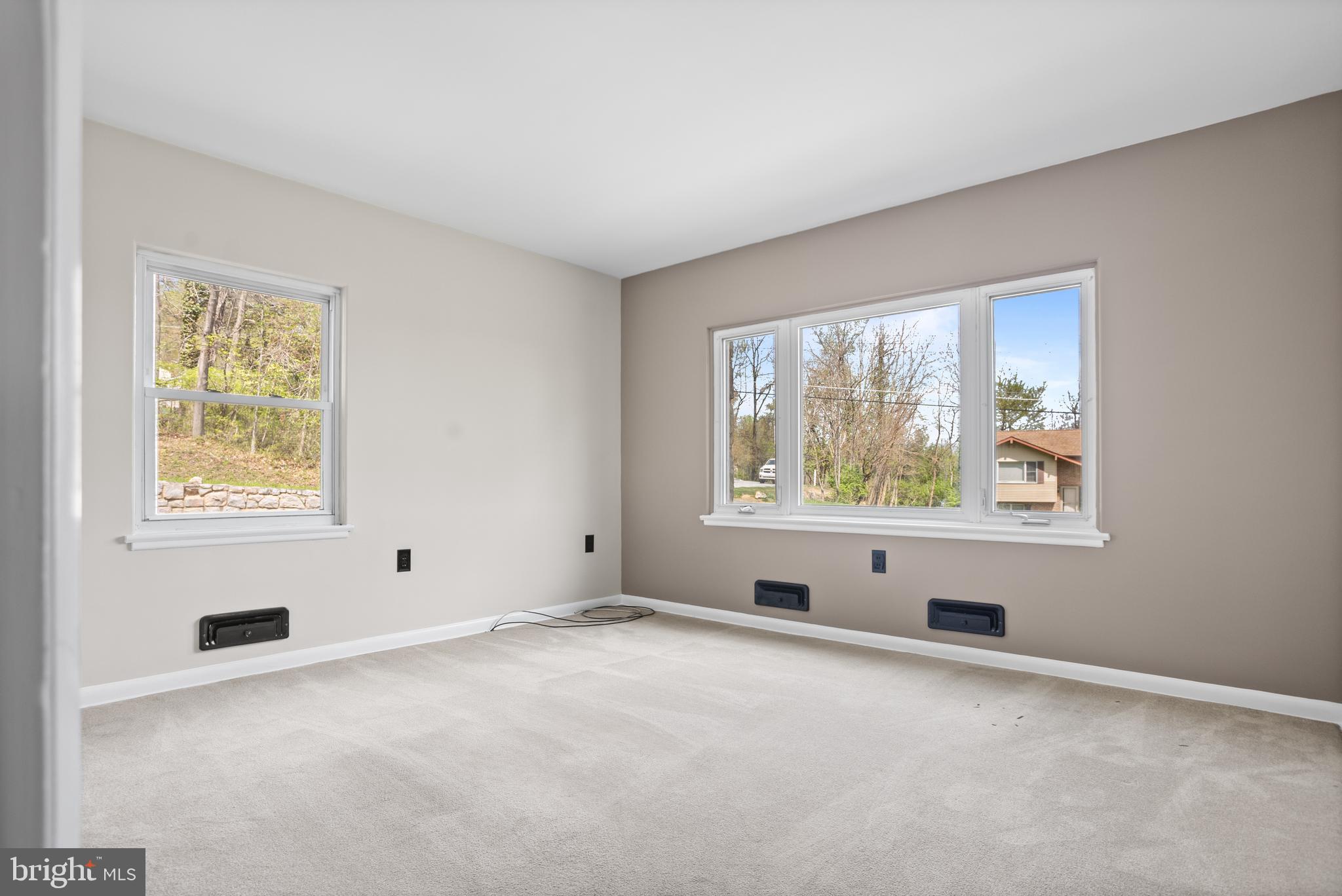330 Church Lane Road Reading, PA 19606 - Photo 13 of 33 an empty room with windows