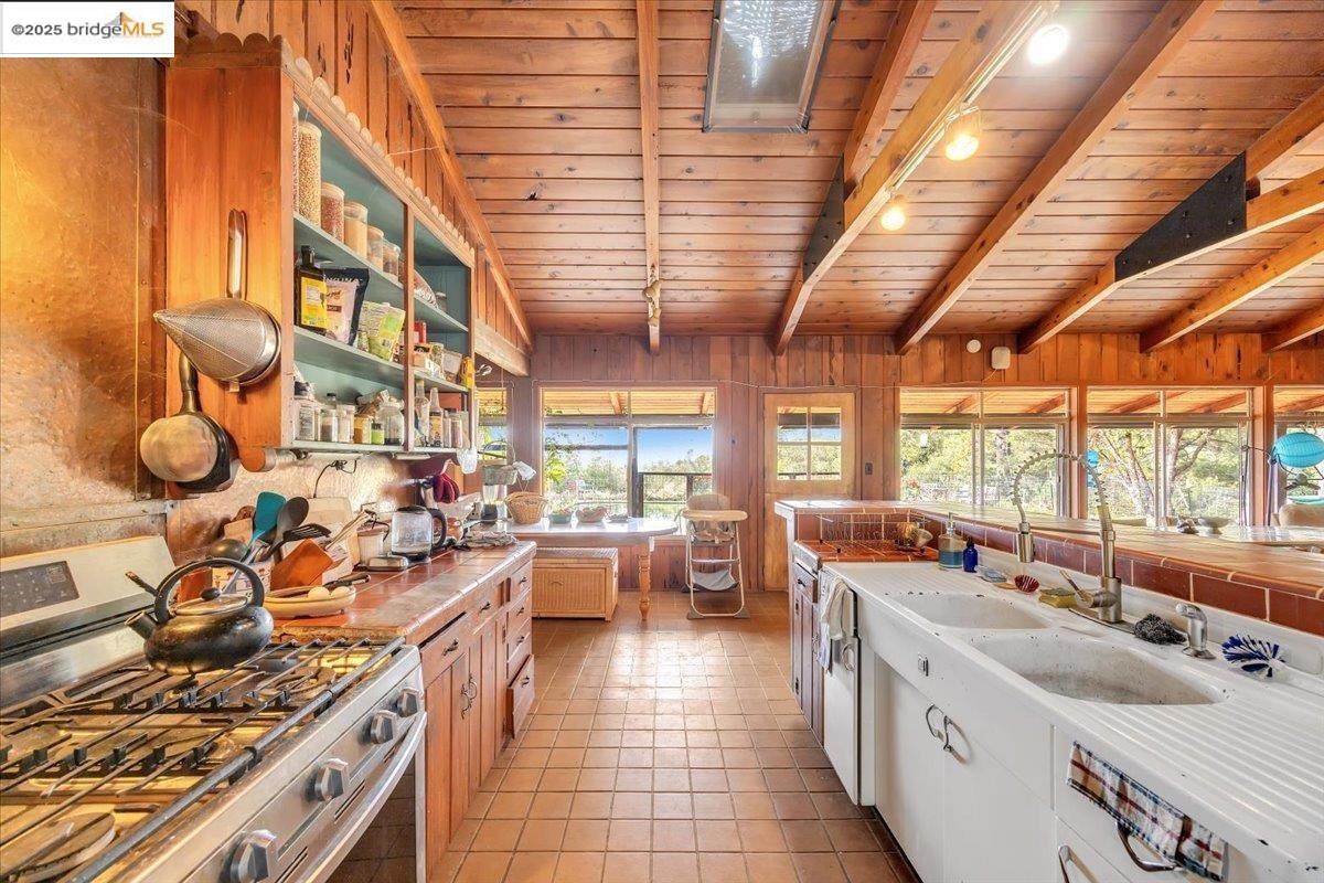 25300 Italian Bar Road Columbia, CA 95310 - Photo 10 of 60 a large room with lots of counter space