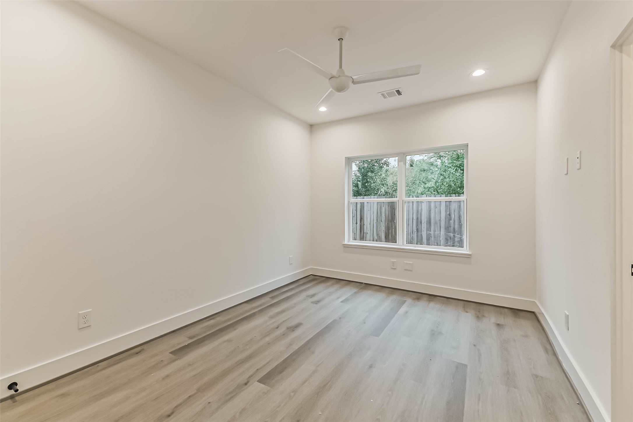 7709 Earl Rudder Way Houston, TX 77055 - Photo 16 of 34