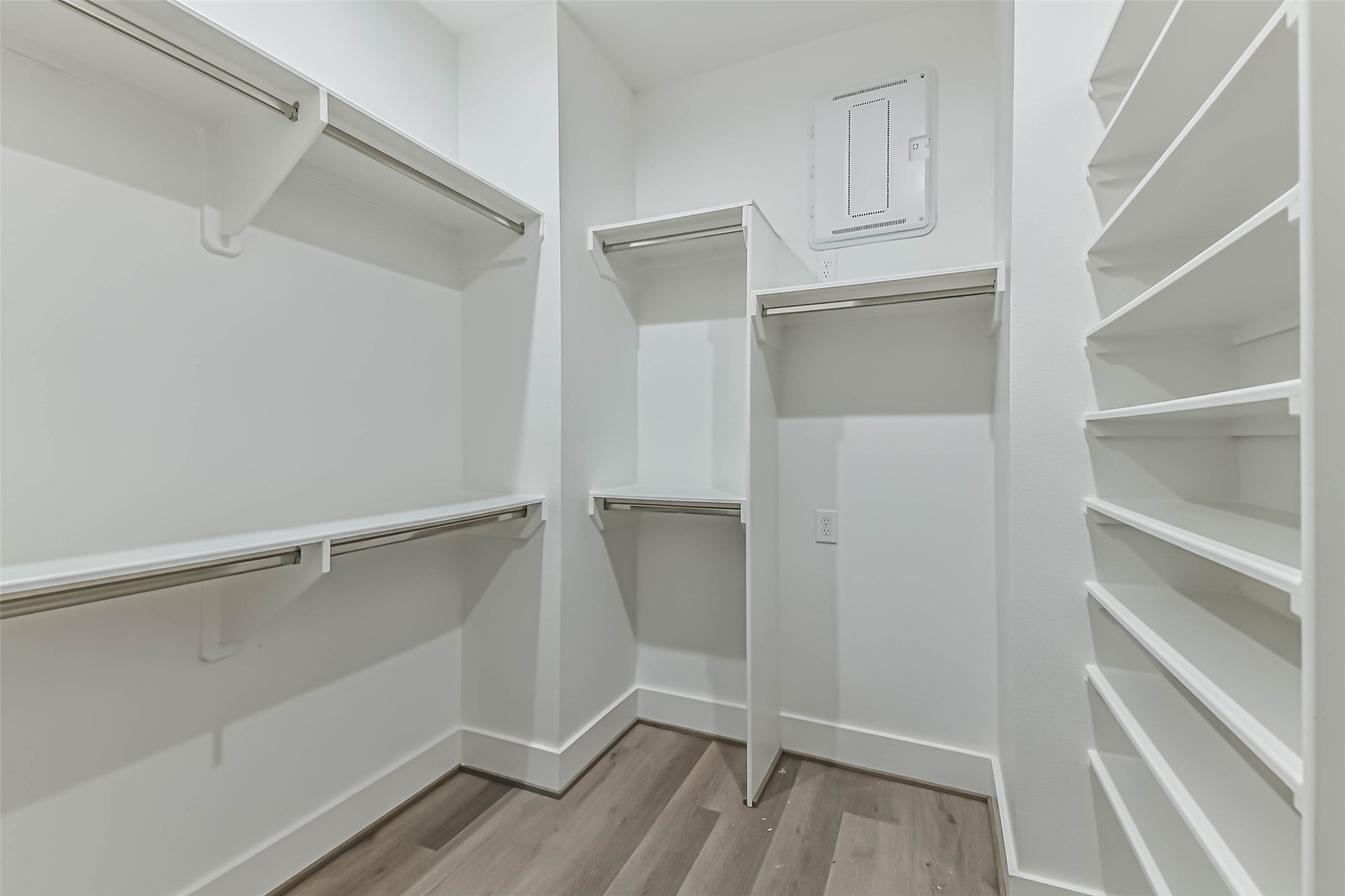 7709 Earl Rudder Way Houston, TX 77055 - Photo 27 of 34