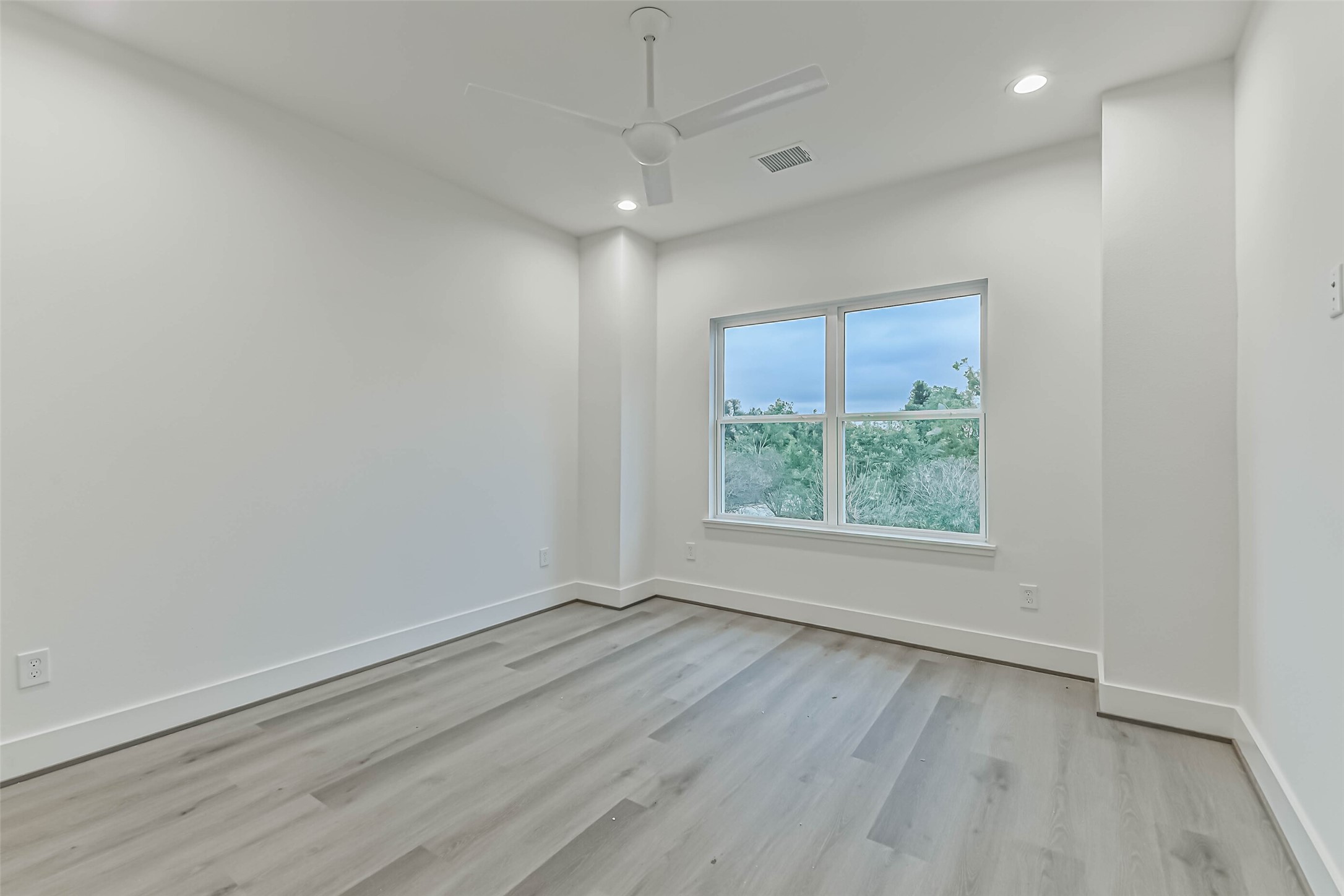 7709 Earl Rudder Way Houston, TX 77055 - Photo 28 of 34