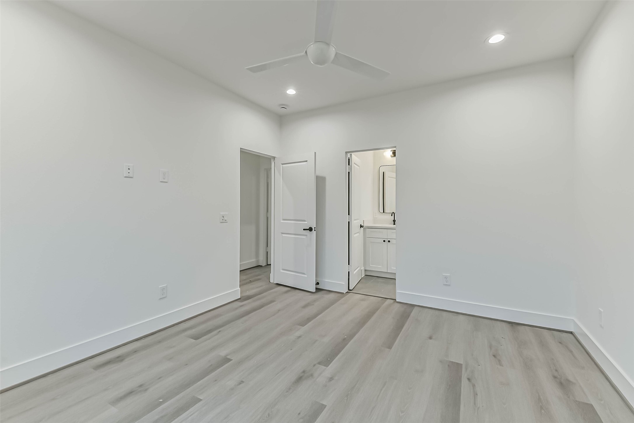 7709 Earl Rudder Way Houston, TX 77055 - Photo 29 of 34