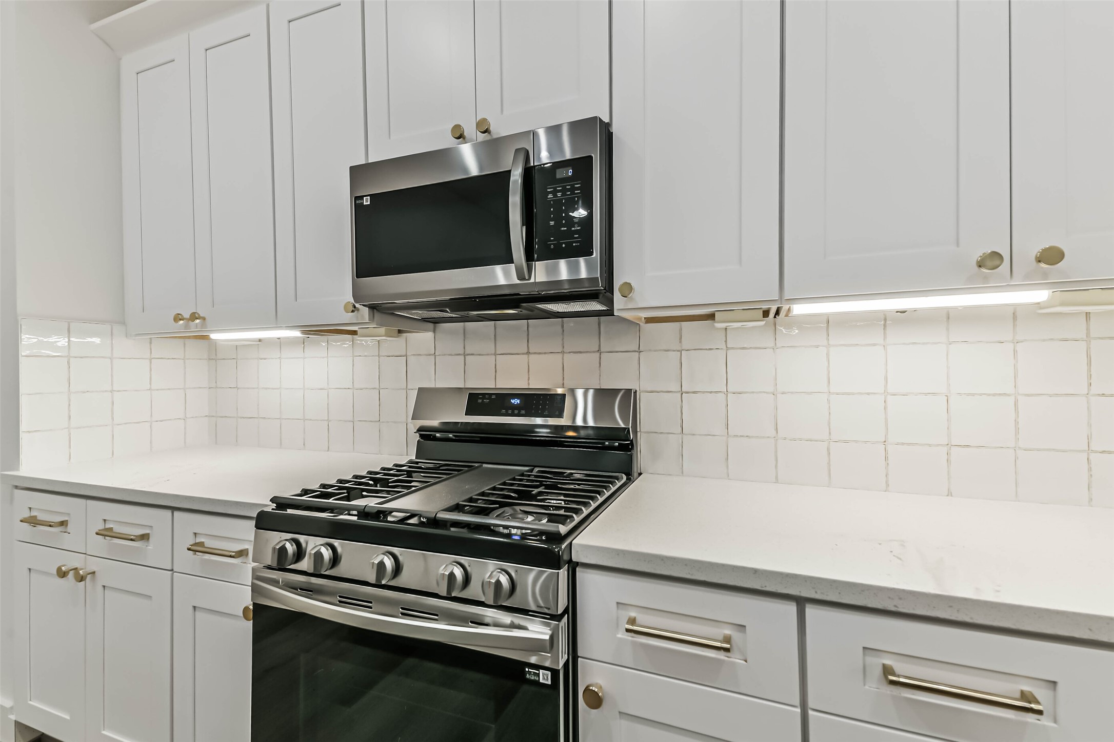 7709 Earl Rudder Way Houston, TX 77055 - Photo 10 of 34