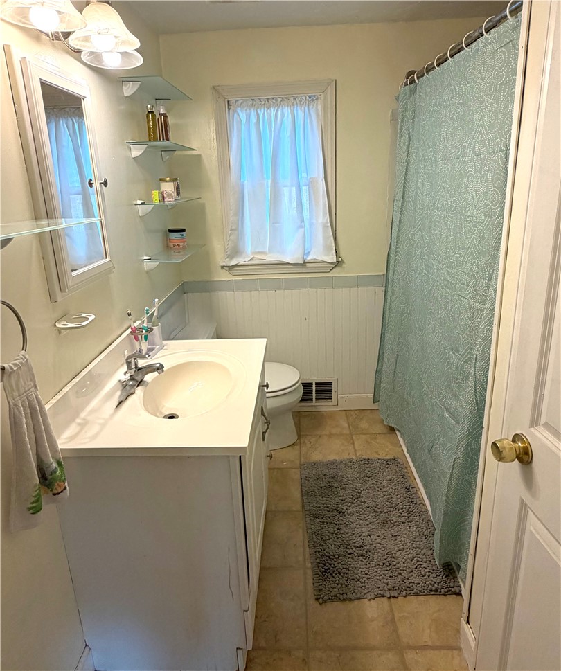 52 Duchess Road Cumberland, RI 02864 - Photo 11 of 24