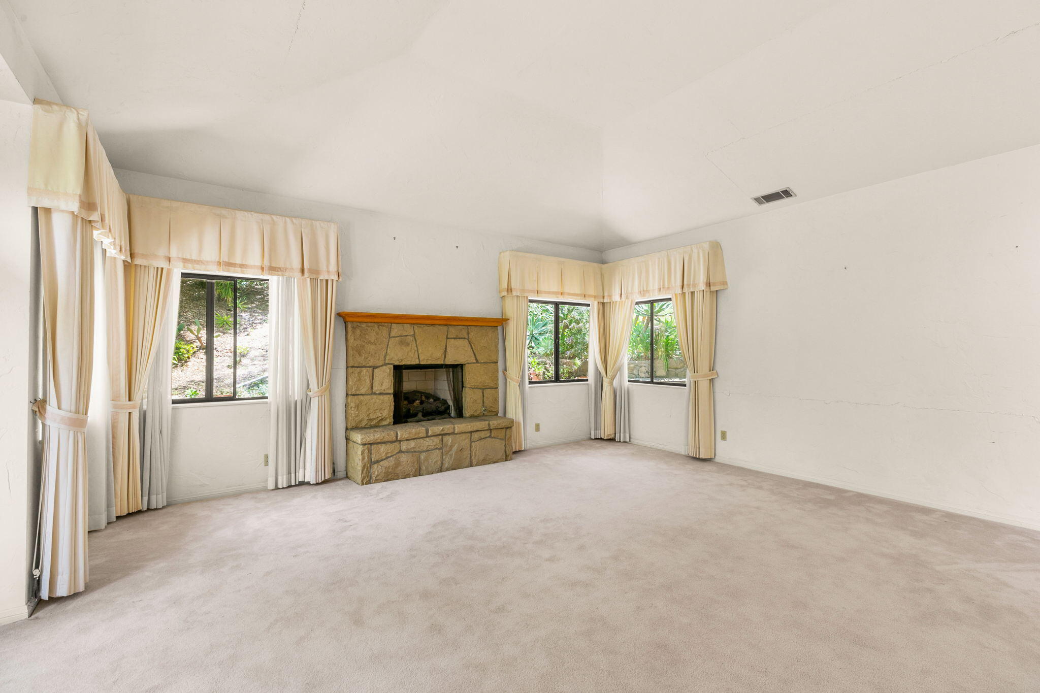 1920 Sycamore Canyon Road Santa Barbara, CA 93108 - Photo 18 of 66 19-web-or-mls-UpmarketMedia_1920Syc-25