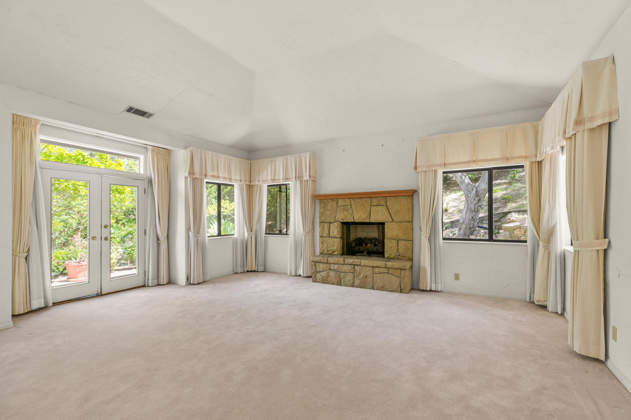 1920 Sycamore Canyon Road Santa Barbara, CA 93108 - Photo 19 of 66 20-web-or-mls-UpmarketMedia_1920Syc-26