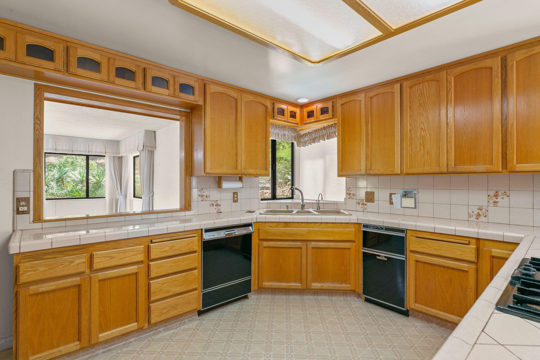 1920 Sycamore Canyon Road Santa Barbara, CA 93108 - Photo 21 of 66 22-web-or-mls-UpmarketMedia_1920Syc-28