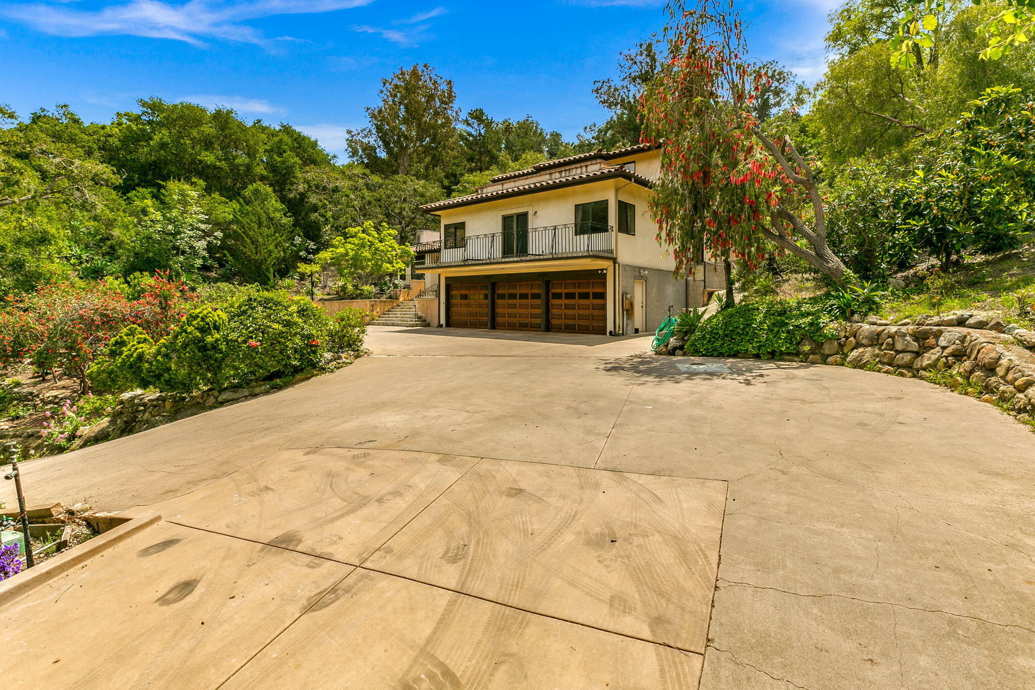 1920 Sycamore Canyon Road Santa Barbara, CA 93108 - Photo 4 of 66 5-web-or-mls-UpmarketMedia_1920Syc-44