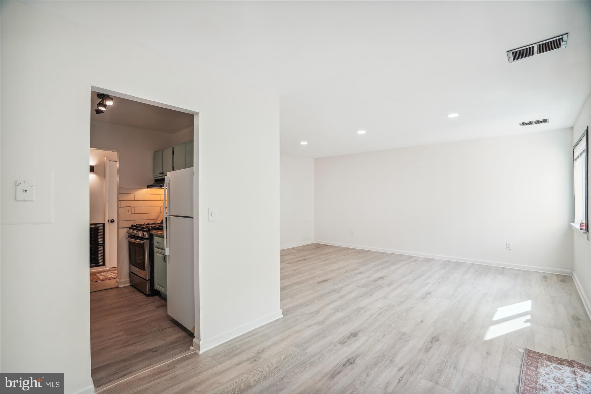 3382 Hewitt Avenue, Unit 201 Silver Spring, MD 20906 - Photo 19 of 32 Living room