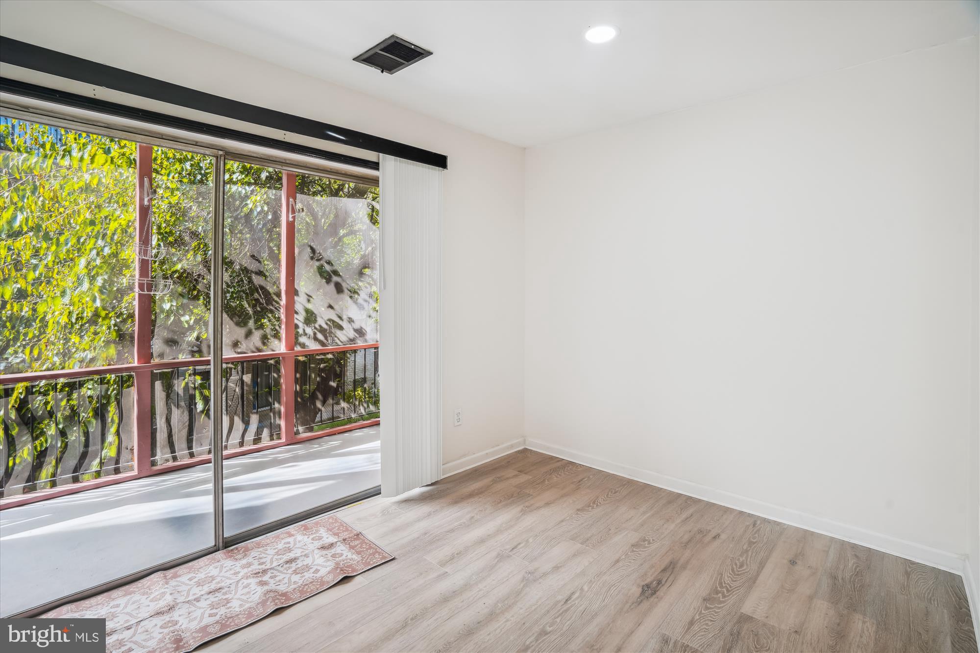 3382 Hewitt Avenue, Unit 201 Silver Spring, MD 20906 - Photo 23 of 32 Dining area