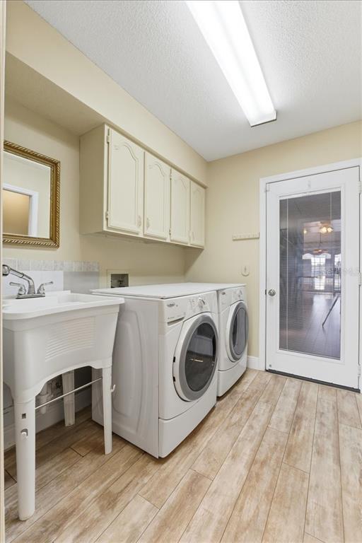 3650 Wildcat Run Lakeland, FL 33810 - Photo 30 of 59 a utility room with washer and dryer