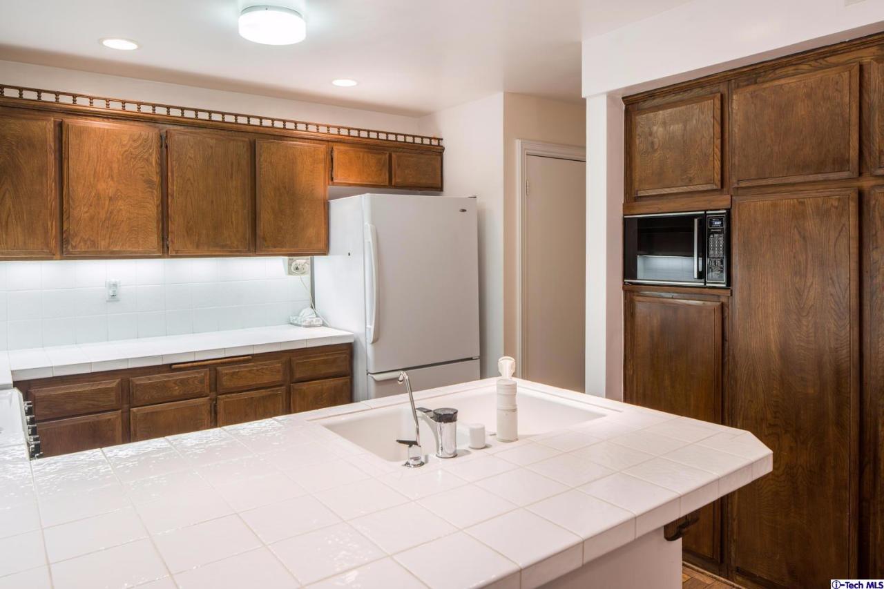 1333 Valley View Road, Unit 11 Glendale, CA 91202 - Photo 14 of 23 Additional Photo