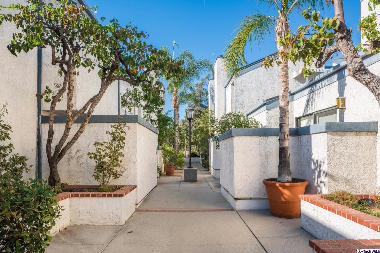 1333 Valley View Road, Unit 11 Glendale, CA 91202 - Photo 5 of 23 Additional Photo