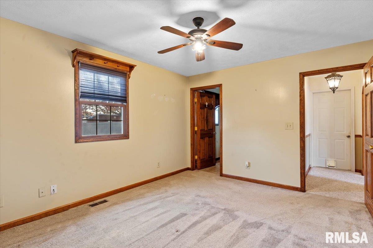 103 South Henderson Street Virden, IL 62690 - Photo 16 of 33