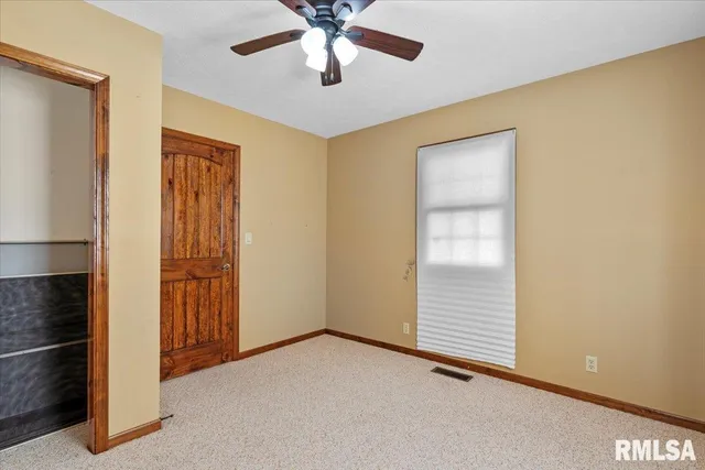 $164,900 | 103 South Henderson Street, Virden, IL 62690