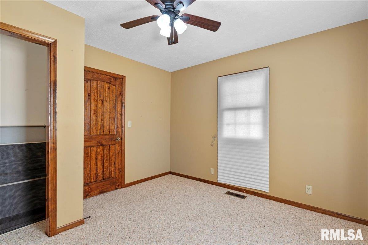 103 South Henderson Street Virden, IL 62690 - Photo 20 of 33