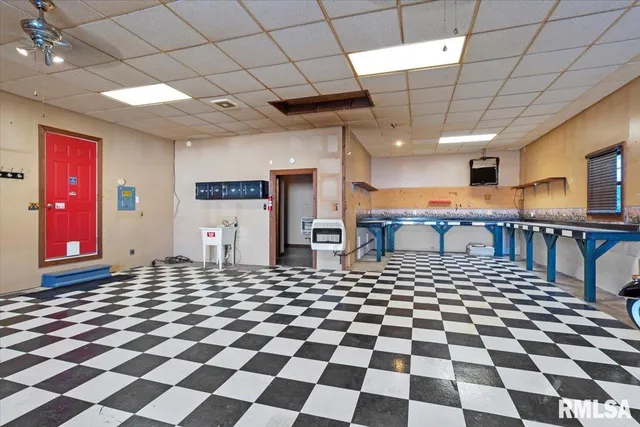 $164,900 | 103 South Henderson Street, Virden, IL 62690