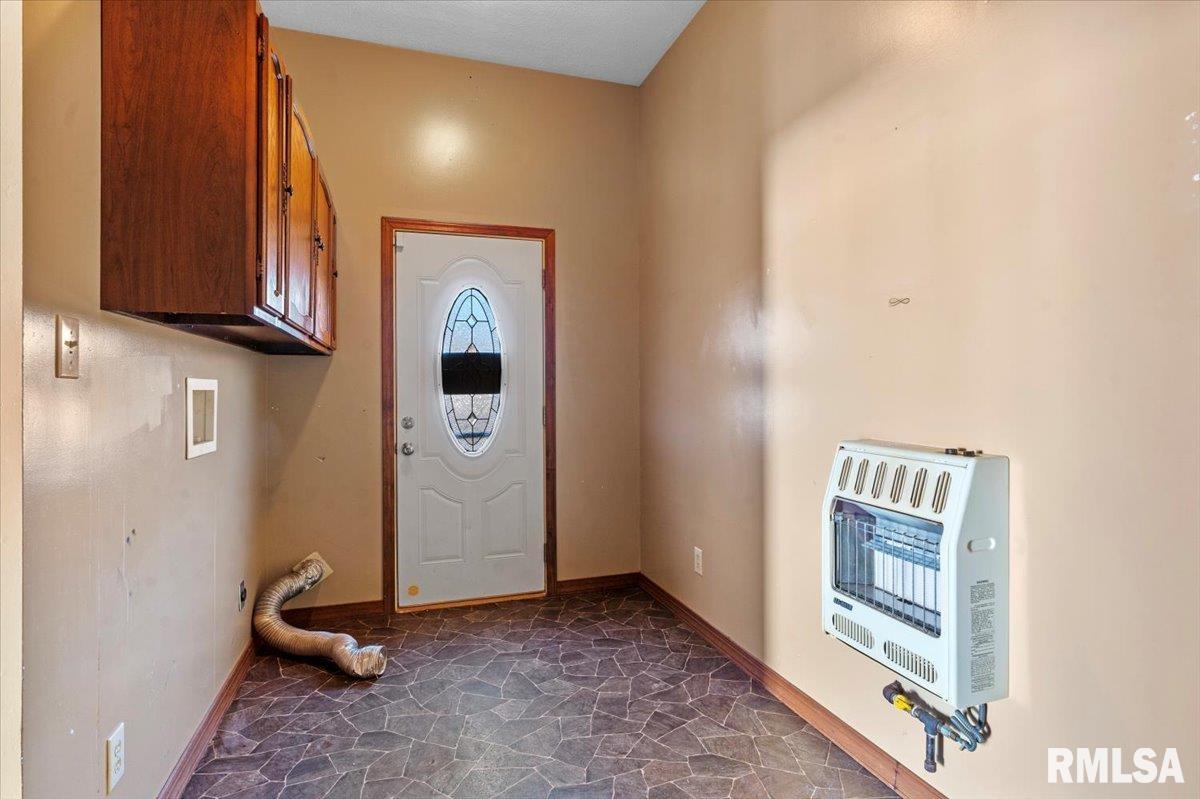 103 South Henderson Street Virden, IL 62690 - Photo 29 of 33