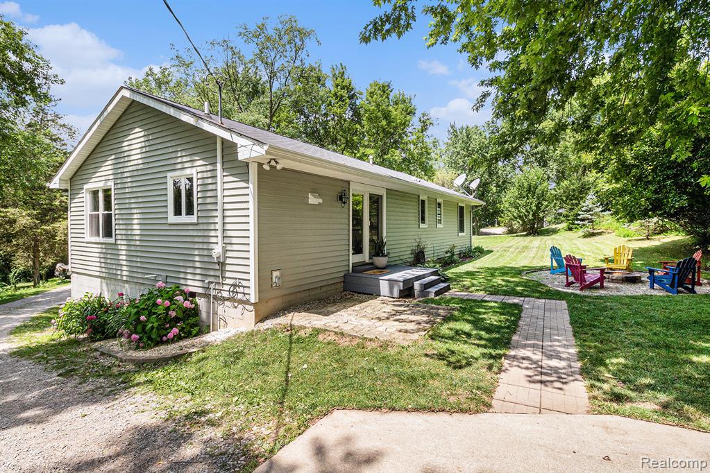4445 Angels Pass Pinckney, MI 48169 - Photo 26 of 36