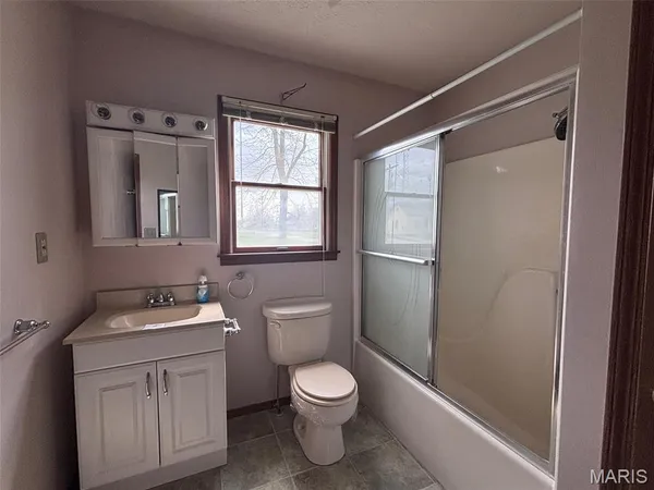 $83,000 | 701 Sumner Street, Jerseyville, IL 62052