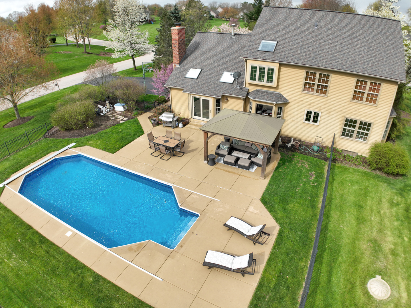 39-w032 Johnson Road St. Charles, IL 60175 - Photo 41 of 47 an aerial view of residential houses with outdoor space and trees