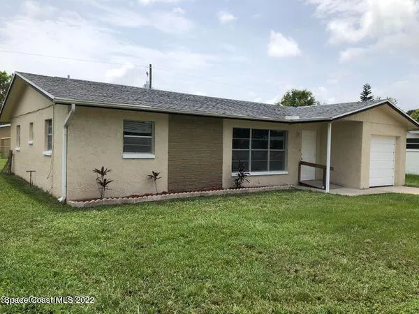 $1,800 | 423 Count Street, Melbourne, FL 32901
