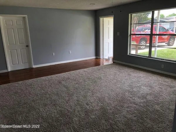 $1,800 | 423 Count Street, Melbourne, FL 32901