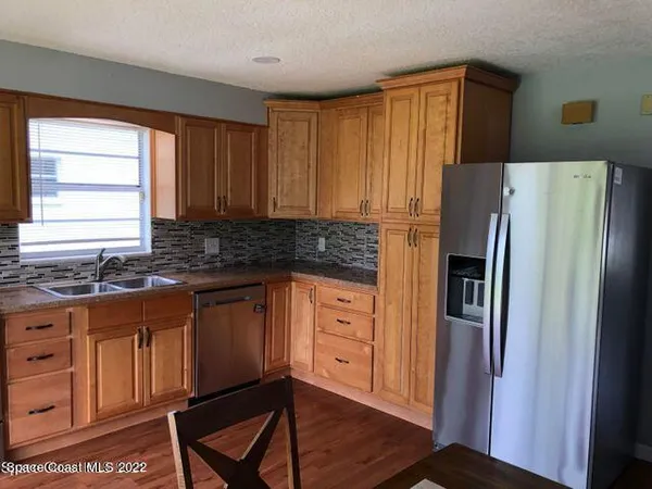 $1,800 | 423 Count Street, Melbourne, FL 32901