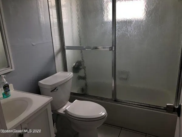 $1,800 | 423 Count Street, Melbourne, FL 32901